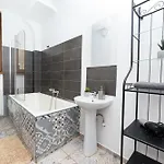 Color Franceza Street 4bedrooms アパート