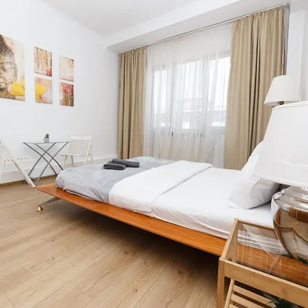 Color Franceza Street 4bedrooms בוקרשט