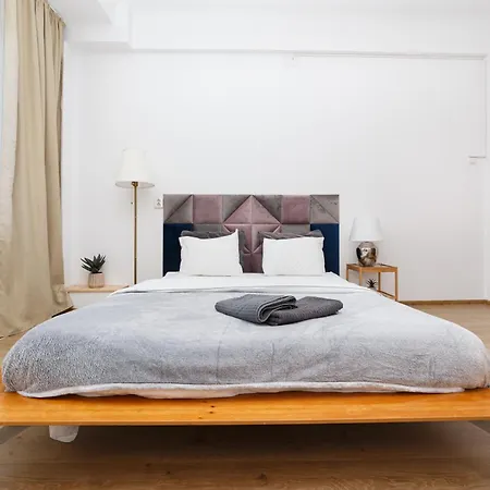 Color Franceza Street 4bedrooms アパート *