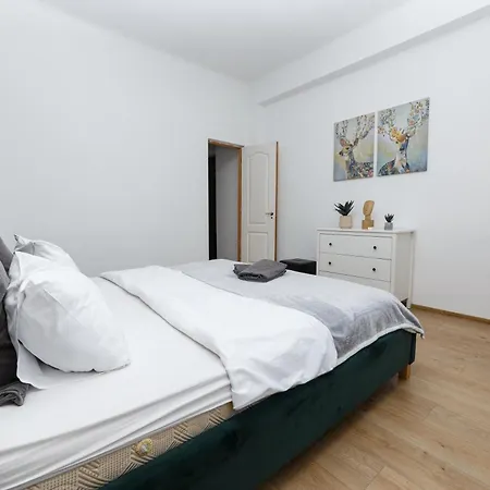 アパート Color Franceza Street 4bedrooms *
