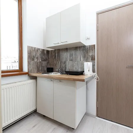 Color Franceza Street 4bedrooms דירה *