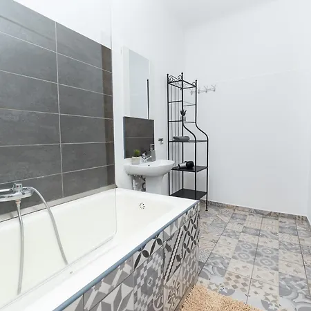 Color Franceza Street 4bedrooms Appartement