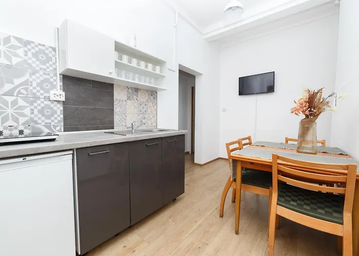 Color Franceza Street 4bedrooms