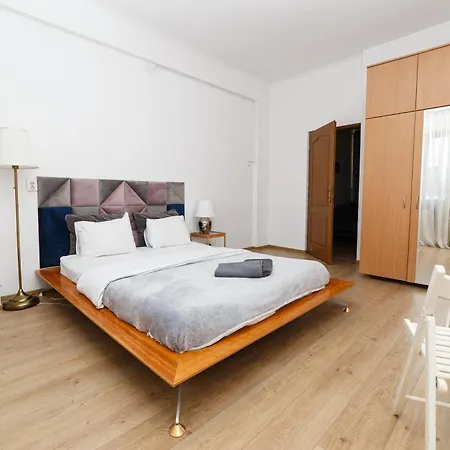 Color Franceza Street 4bedrooms Διαμέρισμα