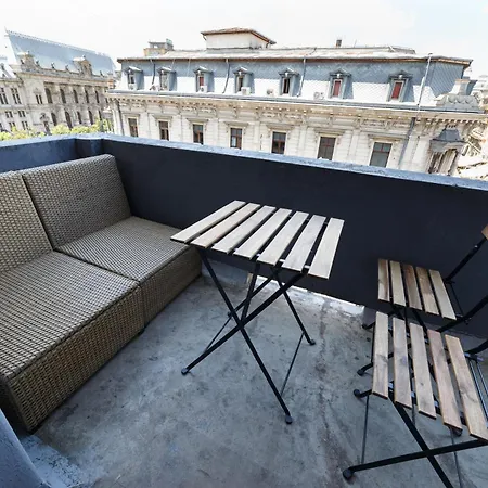 Color Franceza Street 4bedrooms Διαμέρισμα *