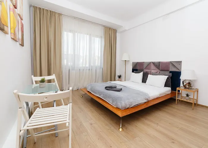 Color Franceza Street 4bedrooms Apartment *