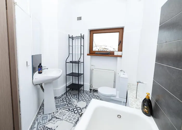 Color Franceza Street 4bedrooms Apartment